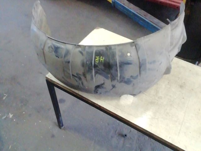 bontott SUZUKI SWIFT III Jobb hátsó Hátsó Dobbetét (Kerékjárati, Műanyag)