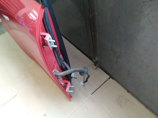 bontott SUZUKI SWIFT III Jobb hátsó Kilincs Hátulja