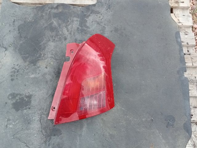bontott SUZUKI SWIFT III Jobb Hátsó Lámpa