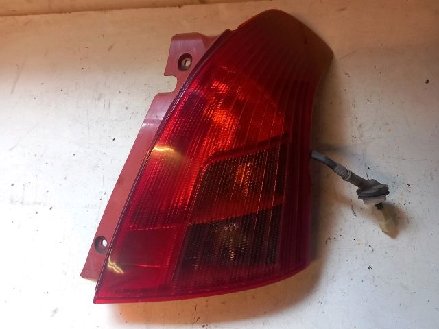 bontott SUZUKI SWIFT III Jobb Hátsó Lámpa