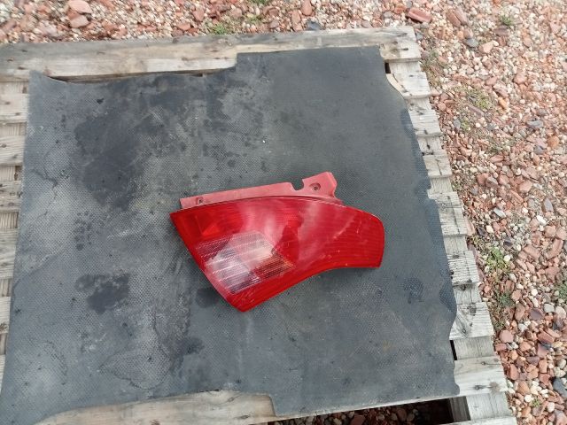 bontott SUZUKI SWIFT III Jobb Hátsó Lámpa
