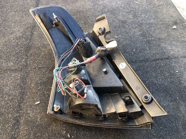 bontott SUZUKI SWIFT III Jobb Hátsó Lámpa