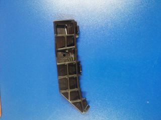 bontott SUZUKI SWIFT III Jobb hátsó Lökhárító Tartó (Műanyag)