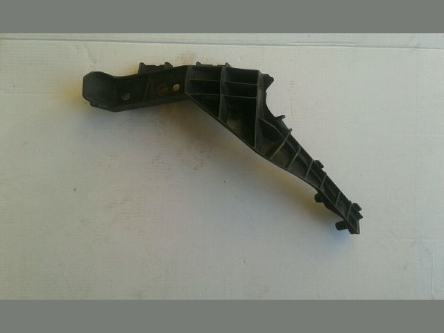 bontott SUZUKI SWIFT III Jobb hátsó Lökhárító Tartó (Műanyag)