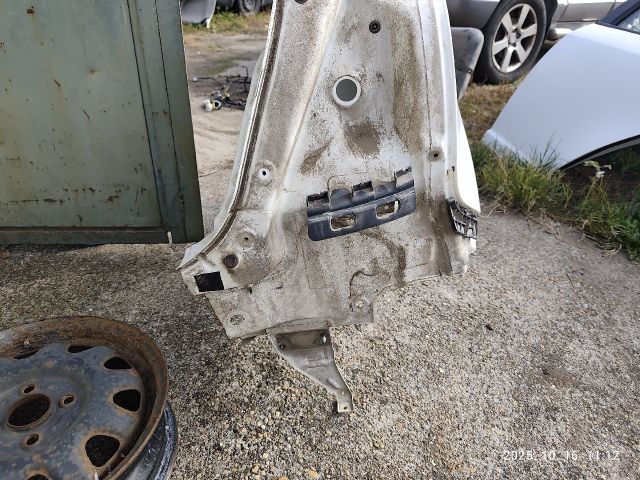 bontott SUZUKI SWIFT III Jobb hátsó Sárvédő