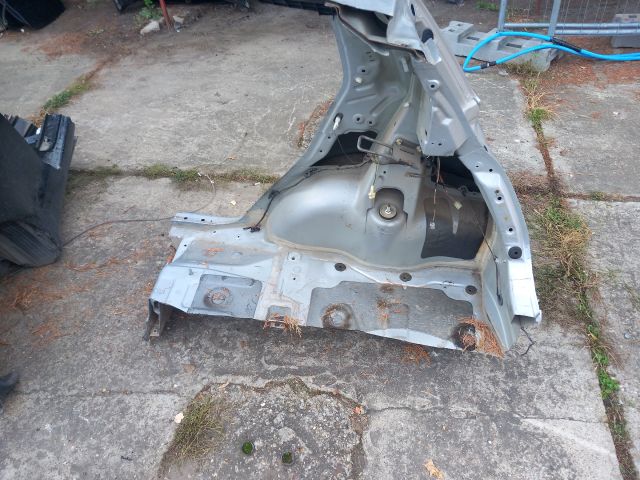 bontott SUZUKI SWIFT III Jobb hátsó Sárvédő