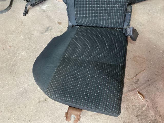 bontott SUZUKI SWIFT III Jobb hátsó Ülés