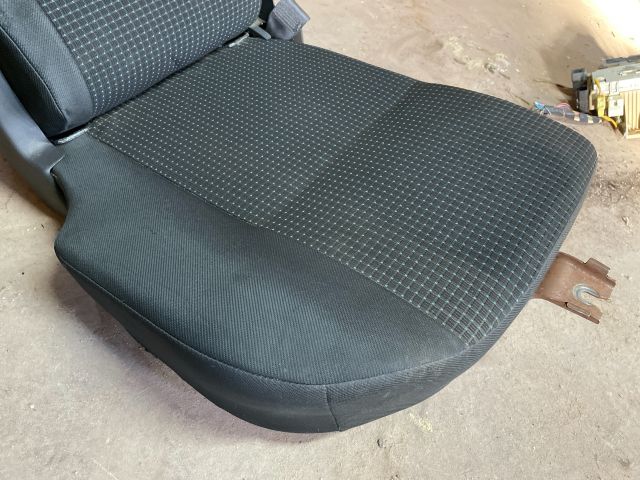 bontott SUZUKI SWIFT III Jobb hátsó Ülés