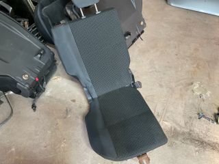 bontott SUZUKI SWIFT III Jobb hátsó Ülés