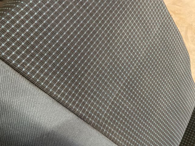 bontott SUZUKI SWIFT III Jobb hátsó Ülés