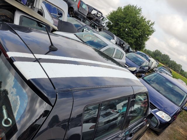 bontott SUZUKI SWIFT III Jobb hátsó Vízlehúzó Gumicsík