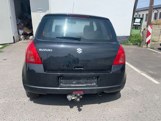 bontott SUZUKI SWIFT III Jobb hátsó Zsanér