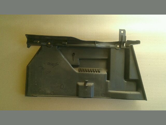 bontott SUZUKI SWIFT III Jobb Kalaptartó Tartó Konzol