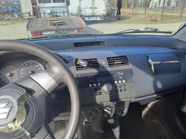 bontott SUZUKI SWIFT III Jobb Kalaptartó Tartó Konzol