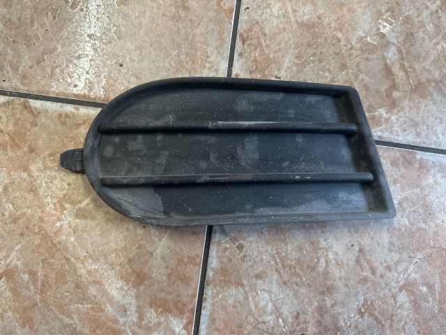 bontott SUZUKI SWIFT III Jobb Ködlámpa Rács