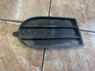 bontott SUZUKI SWIFT III Jobb Ködlámpa Rács