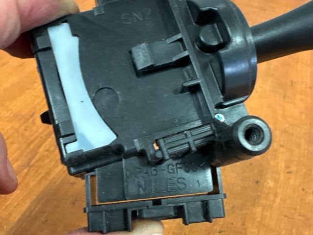 bontott SUZUKI SWIFT III Jobb Kormánykapcsoló Ablaktörlő