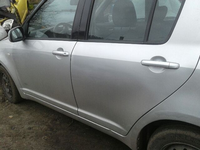 bontott SUZUKI SWIFT III Jobb Napellenző