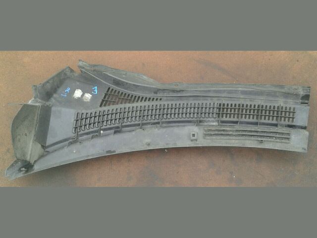 bontott SUZUKI SWIFT III Jobb Szélvédő Alatti Vízelvezető Műanyag