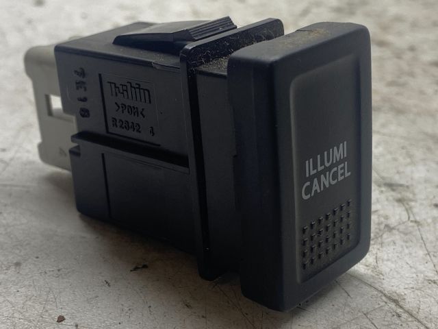 bontott SUZUKI SWIFT III Kapcsoló (Magában)