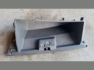 bontott SUZUKI SWIFT III Kesztyűtartó Ajtó