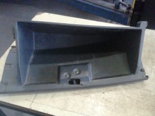 bontott SUZUKI SWIFT III Kesztyűtartó