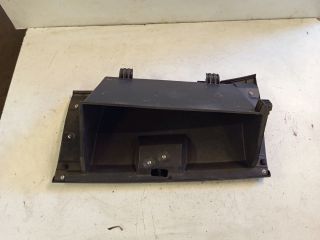 bontott SUZUKI SWIFT III Kesztyűtartó