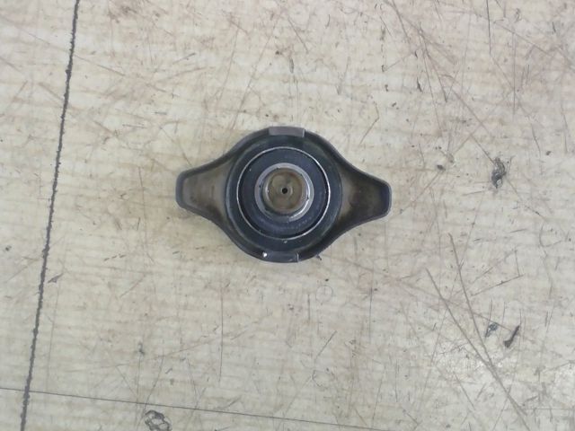 bontott SUZUKI SWIFT III Kiegyenlítőtartály Sapka