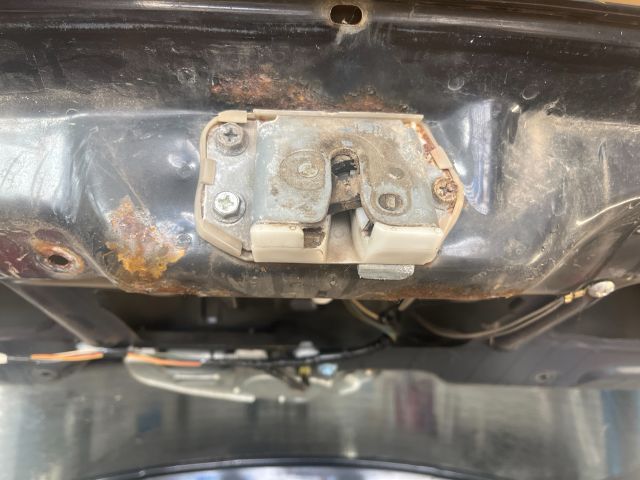 bontott SUZUKI SWIFT III Komplett Kormányoszlop Burkolat