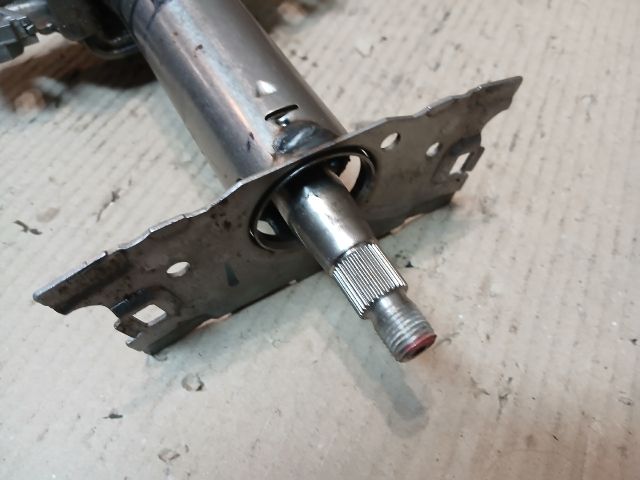 bontott SUZUKI SWIFT III Kormányoszlop