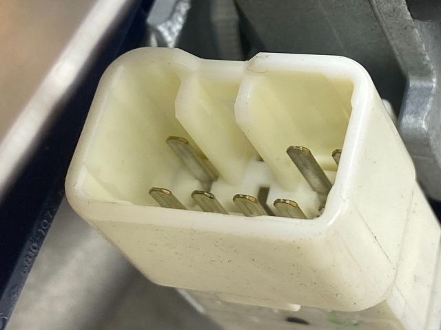 bontott SUZUKI SWIFT III Kormányoszlop