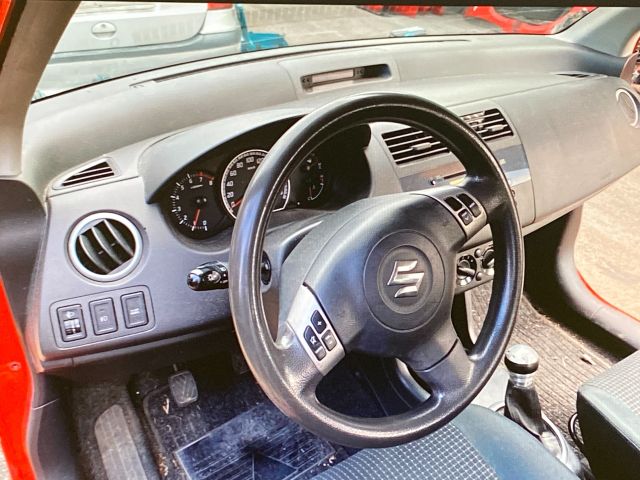 bontott SUZUKI SWIFT III Középső Kardánbox Burkolat