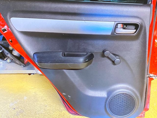 bontott SUZUKI SWIFT III Középső Kardánbox Burkolat