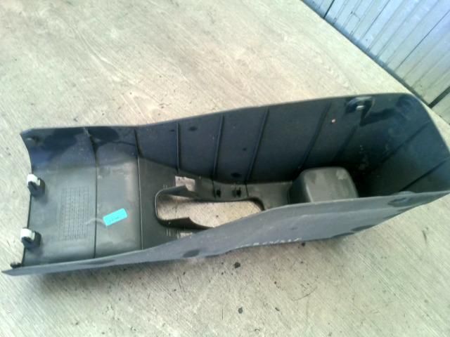 bontott SUZUKI SWIFT III Középső Kardánbox Burkolat