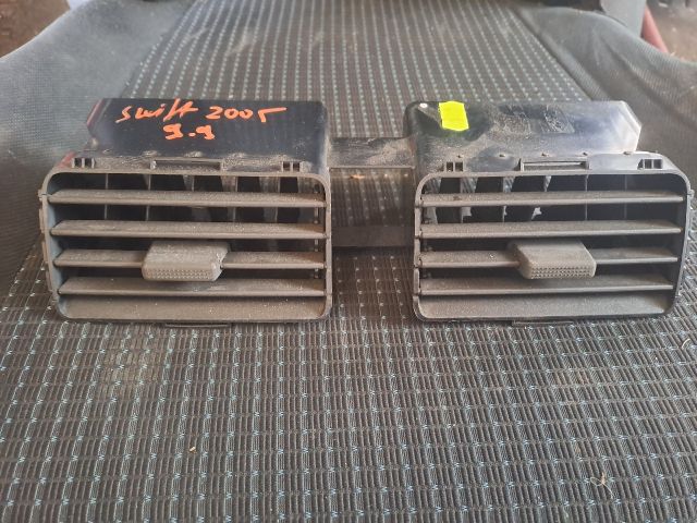 bontott SUZUKI SWIFT III Középső Szellőző