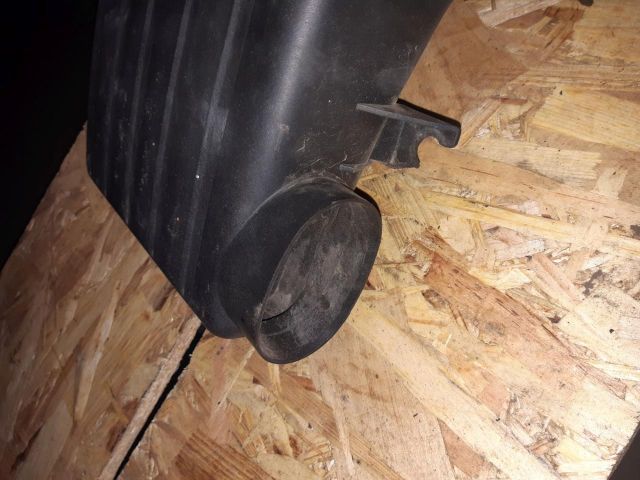 bontott SUZUKI SWIFT III Légszűrő Ház