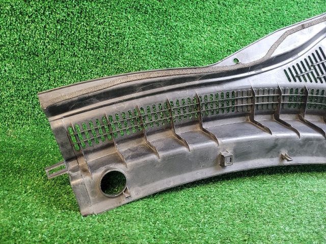 bontott SUZUKI SWIFT III Levélrács