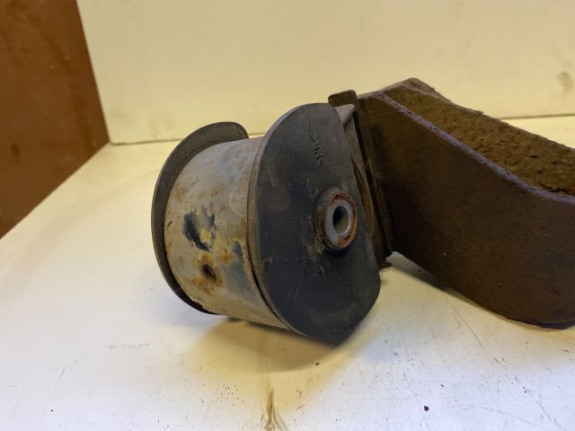 bontott SUZUKI SWIFT III Motor Tartó Bak Bal