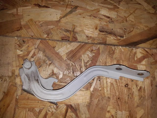 bontott SUZUKI SWIFT III Motorháztető Bal Zsanér