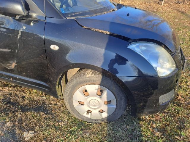 bontott SUZUKI SWIFT III Motorháztető Jobb Zsanér