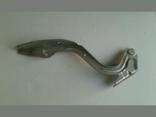 bontott SUZUKI SWIFT III Motorháztető Jobb Zsanér