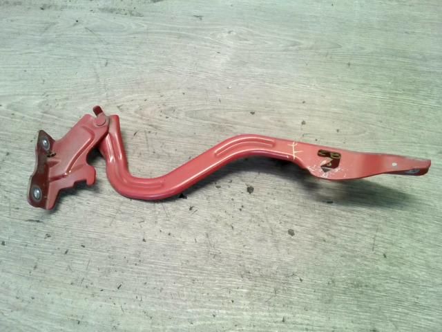 bontott SUZUKI SWIFT III Motorháztető Jobb Zsanér