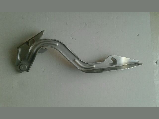 bontott SUZUKI SWIFT III Motorháztető Jobb Zsanér