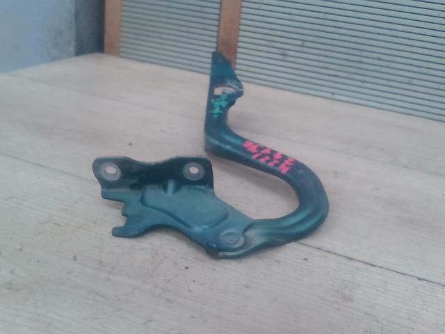 bontott SUZUKI SWIFT III Motorháztető Jobb Zsanér