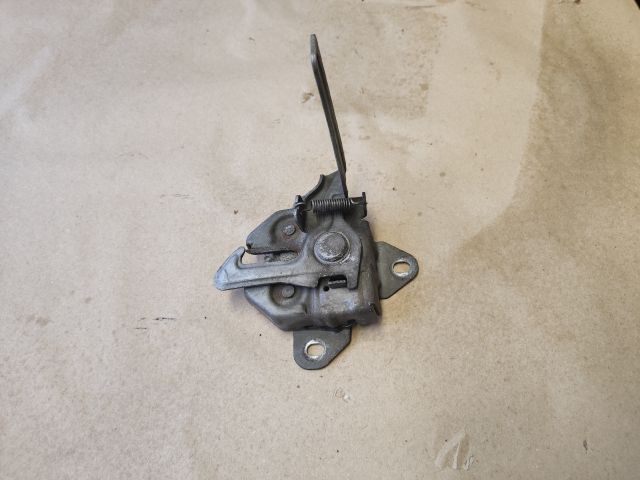 bontott SUZUKI SWIFT III Motorháztető Zárszerkezet