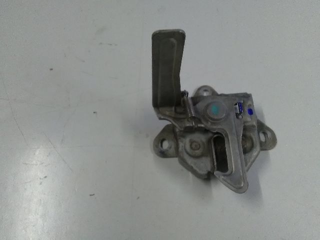 bontott SUZUKI SWIFT III Motorháztető Zárszerkezet