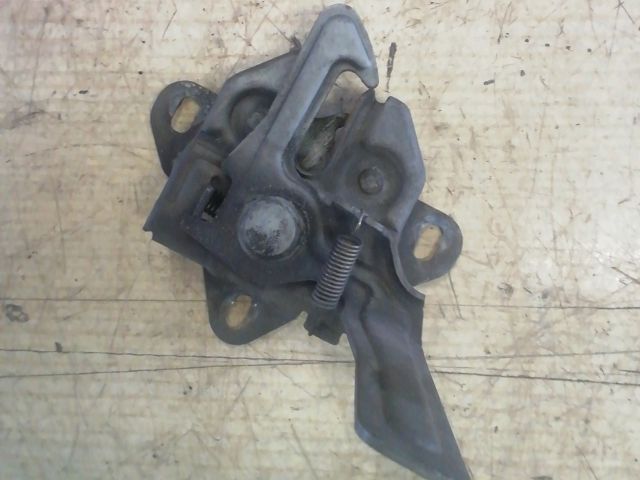 bontott SUZUKI SWIFT III Motorháztető Zárszerkezet