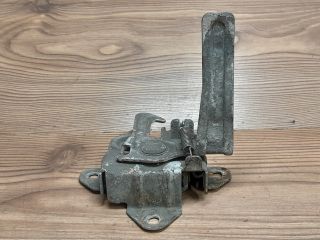 bontott SUZUKI SWIFT III Motorháztető Zárszerkezet