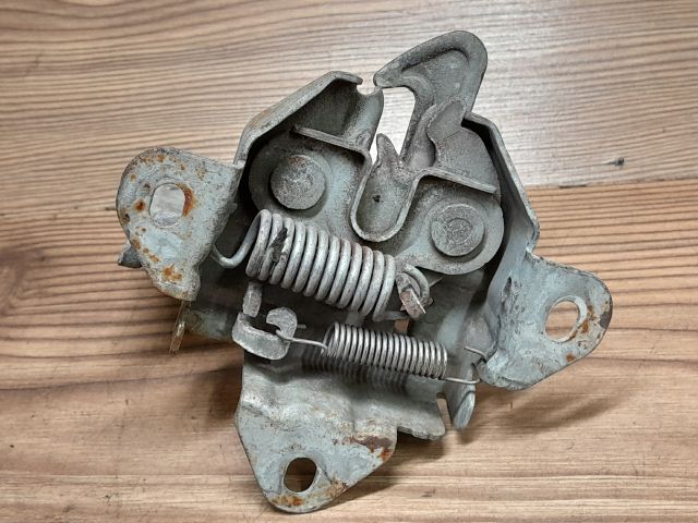 bontott SUZUKI SWIFT III Motorháztető Zárszerkezet