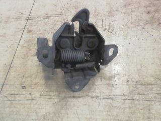 bontott SUZUKI SWIFT III Motorháztető Zárszerkezet